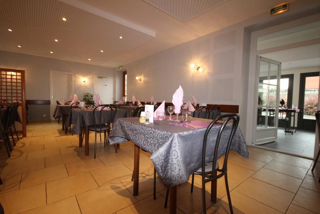 Logis Hotel Restaurant Auberge De La Cloche Le Theil-sur-Huisne Kültér fotó