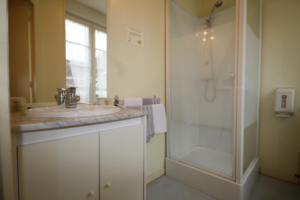 Logis Hotel Restaurant Auberge De La Cloche Le Theil-sur-Huisne Kültér fotó