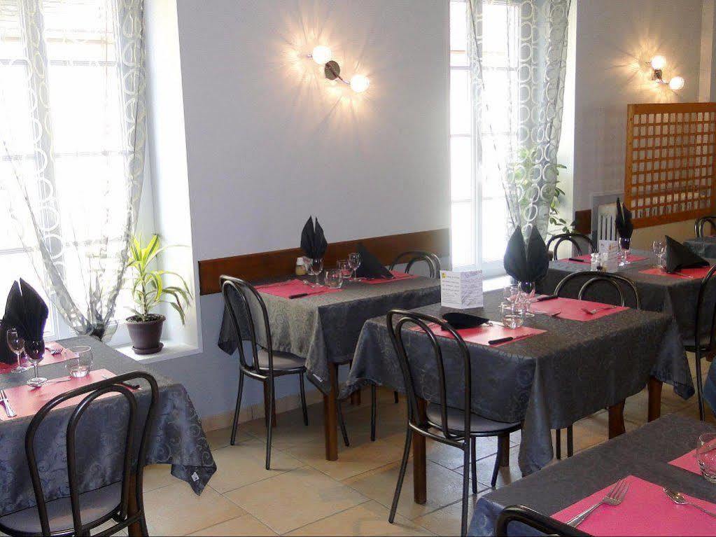 Logis Hotel Restaurant Auberge De La Cloche Le Theil-sur-Huisne Kültér fotó